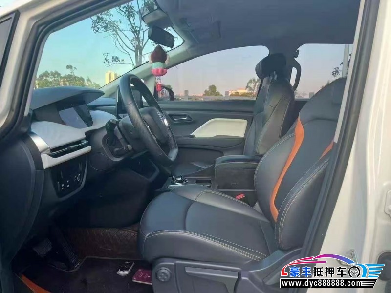 23年奔腾NAT轿车抵押车出售