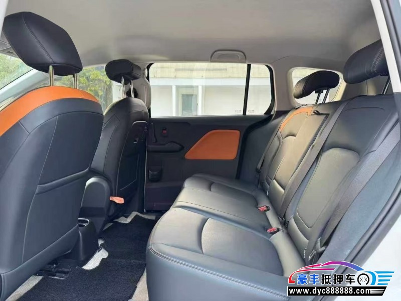 25年奔腾NAT轿车抵押车出售