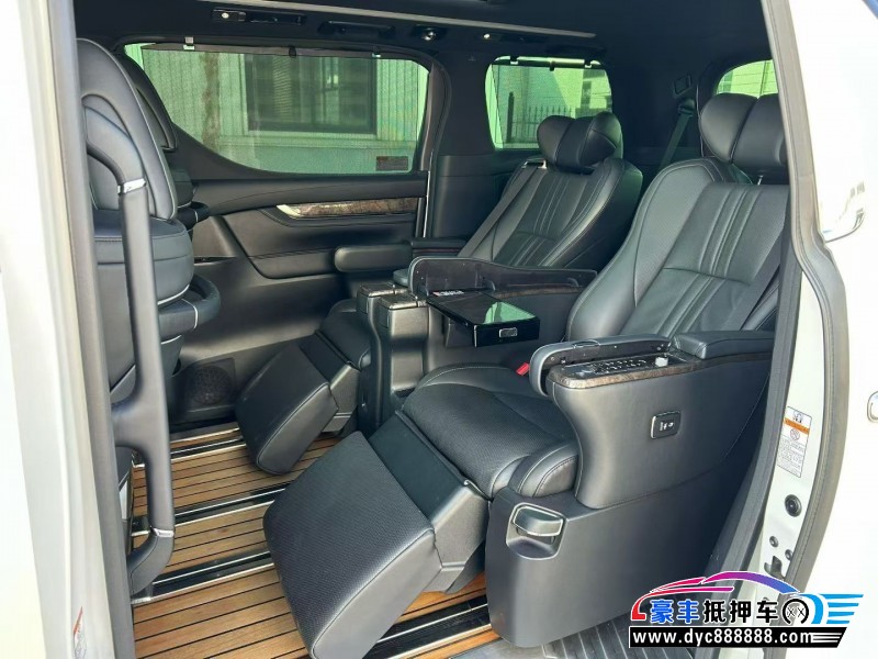 19年丰田埃尔法轿车抵押车出售