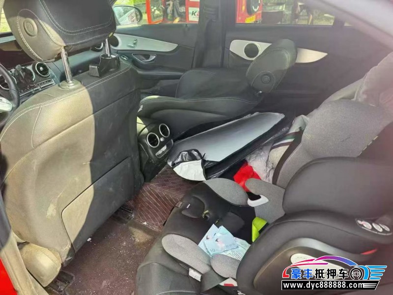 19年奔驰C轿车抵押车出售