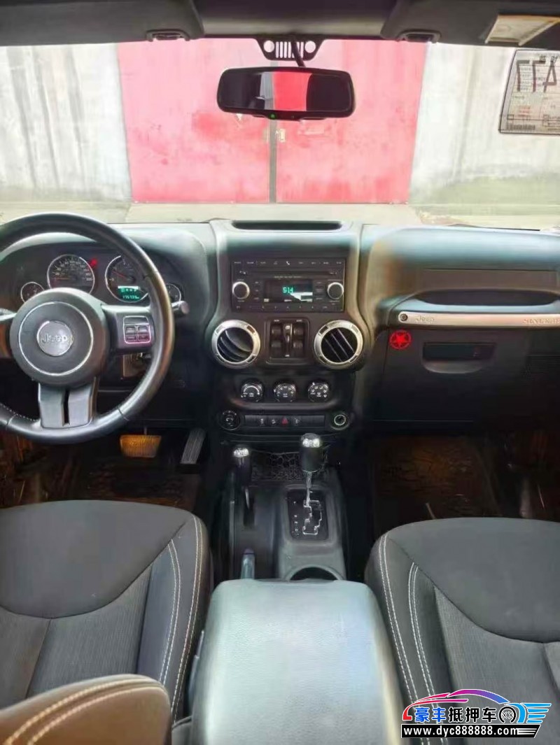15年Jeep牧马人轿车抵押车出售