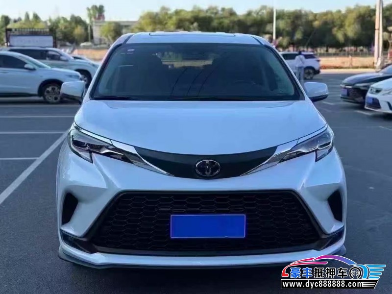 抵押车出售25年丰田格瑞维亚轿车