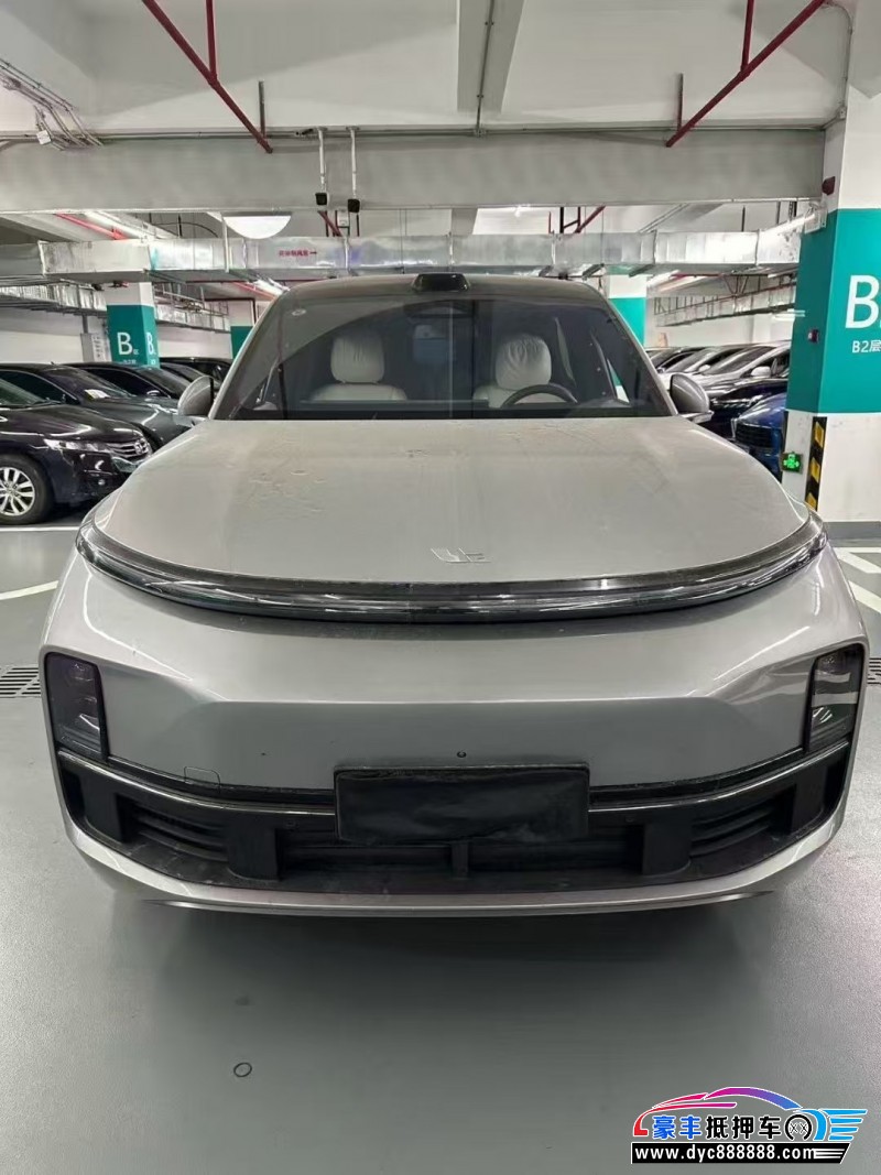 抵押车出售23年理想L9轿车