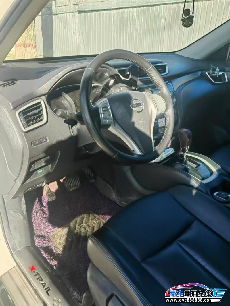 17年日产奇骏轿车抵押车出售