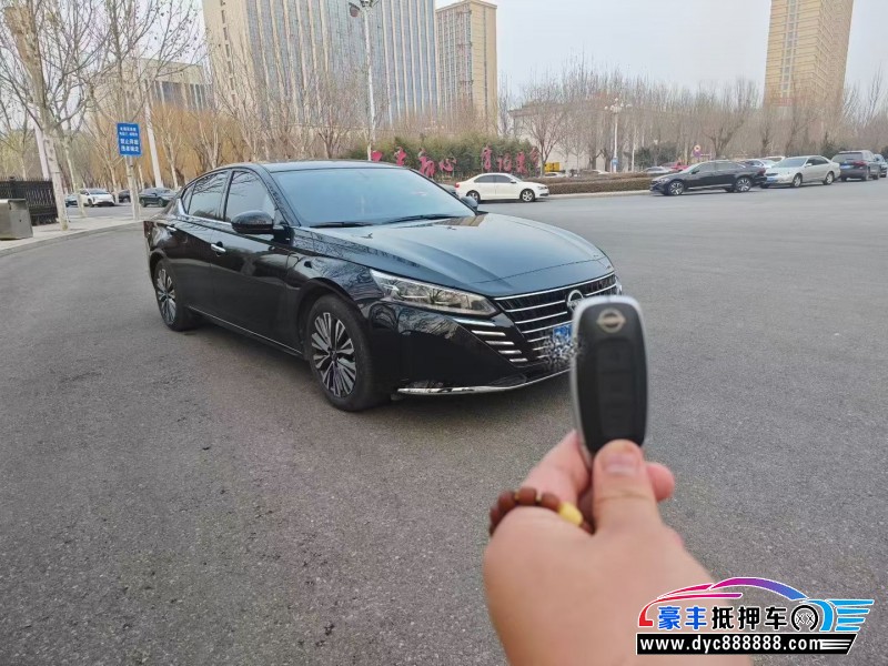 25年日产天籁轿车抵押车出售