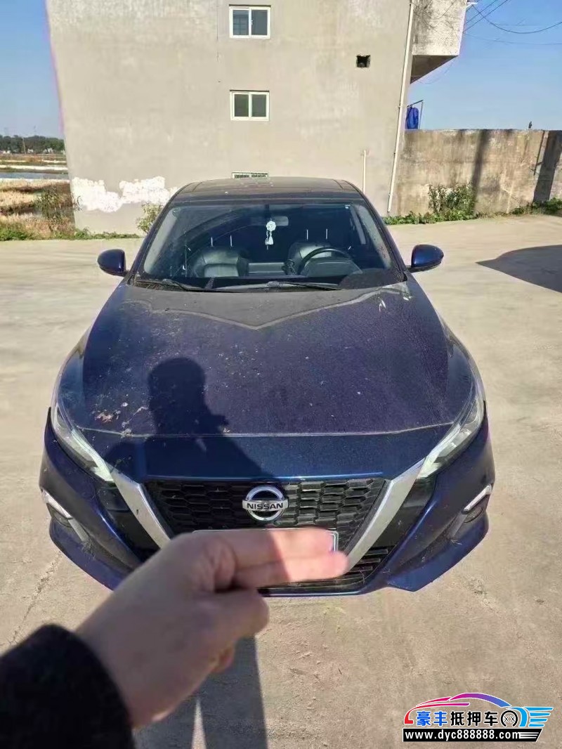 20年日产天籁轿车抵押车出售