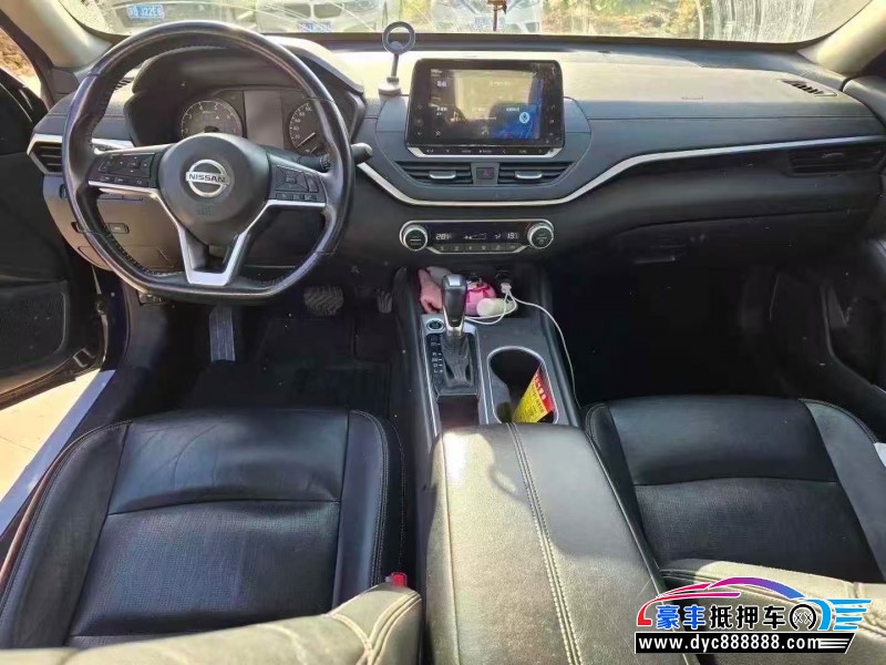 20年日产天籁轿车抵押车出售