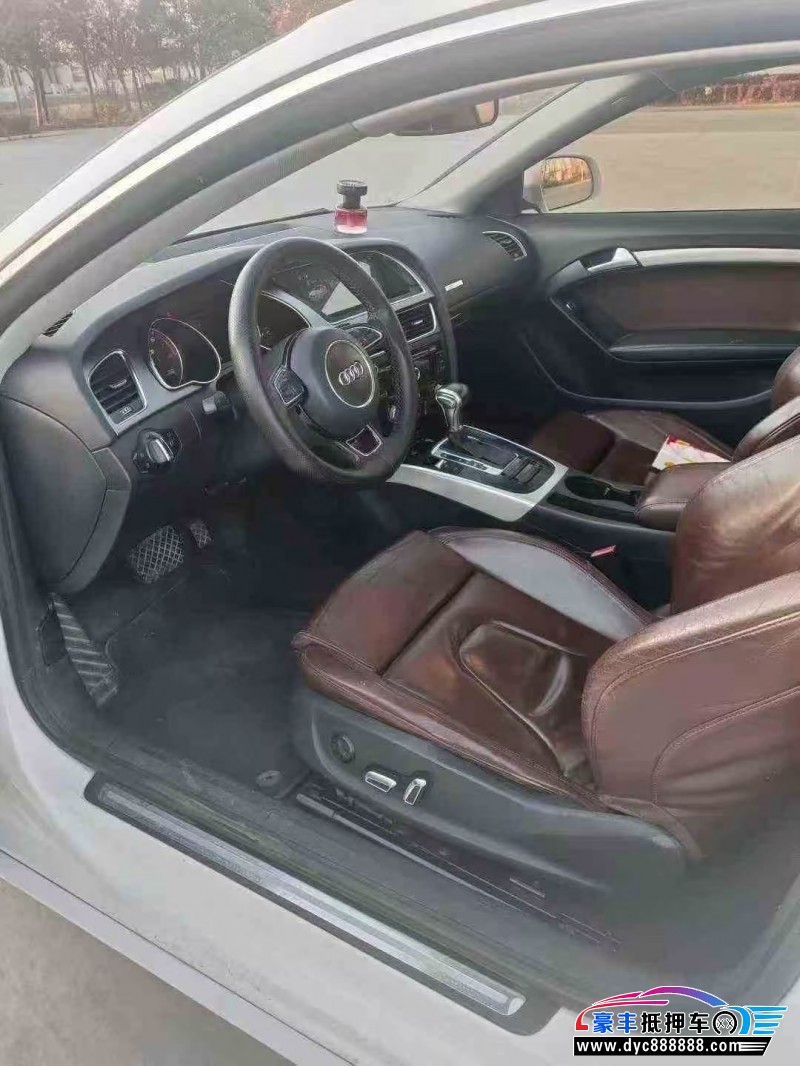 12年奥迪A5轿车抵押车出售