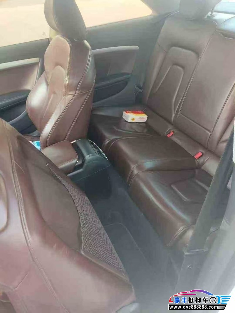 12年奥迪A5轿车抵押车出售