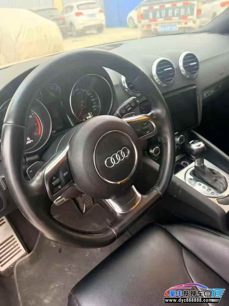 11年奥迪TT轿车抵押车出售