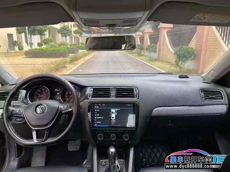 17年大众速腾轿车抵押车出售