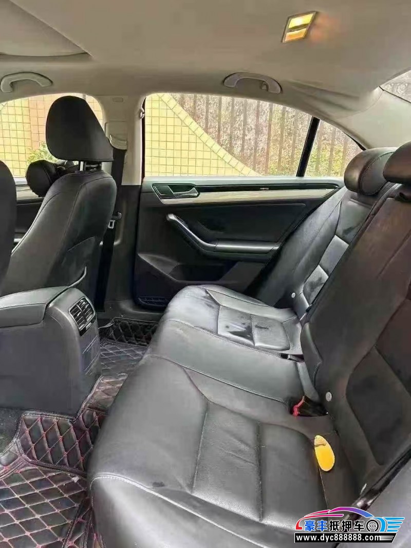 17年大众速腾轿车抵押车出售