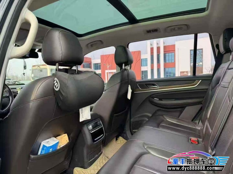 19年荣威RX8SUV抵押车出售