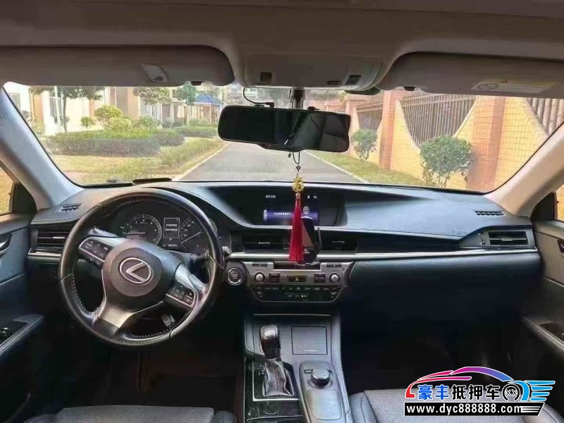 18年雷克萨斯ES轿车抵押车出售