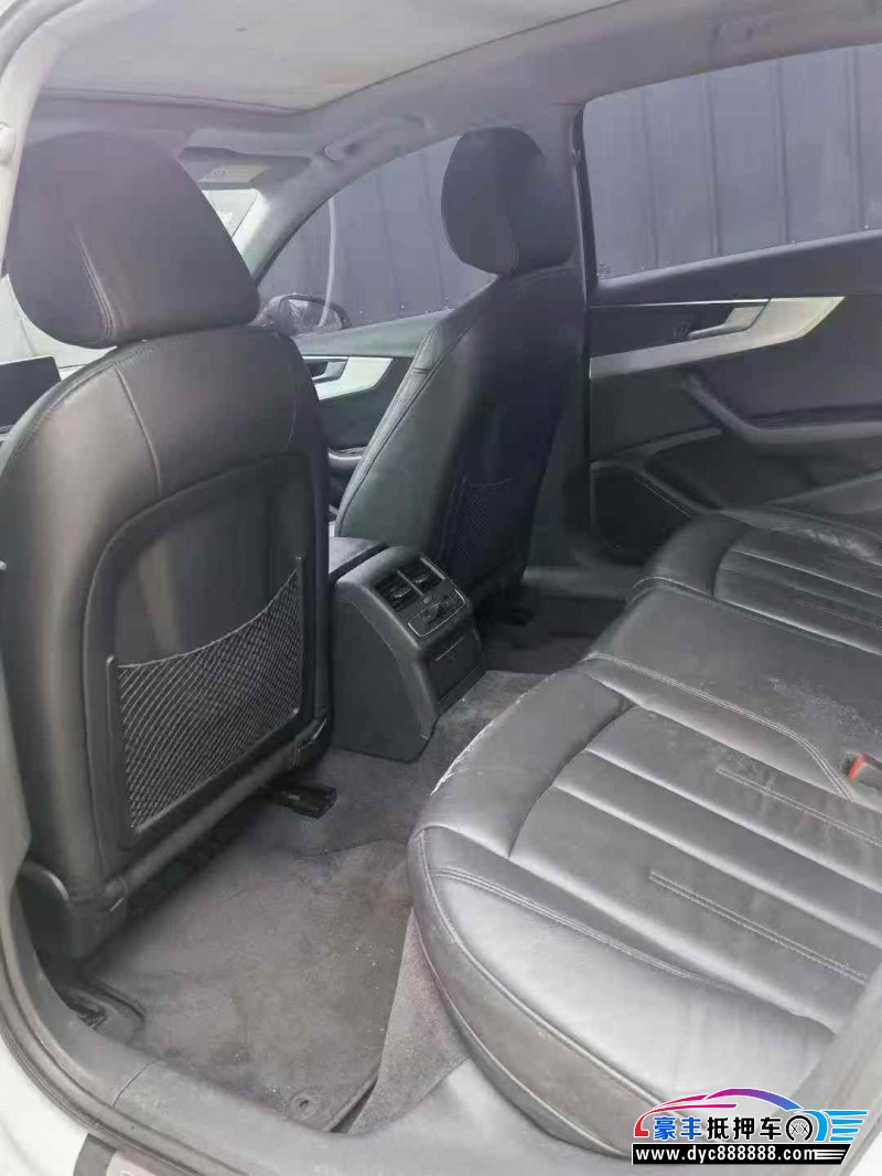 19年奥迪A4L轿车抵押车出售