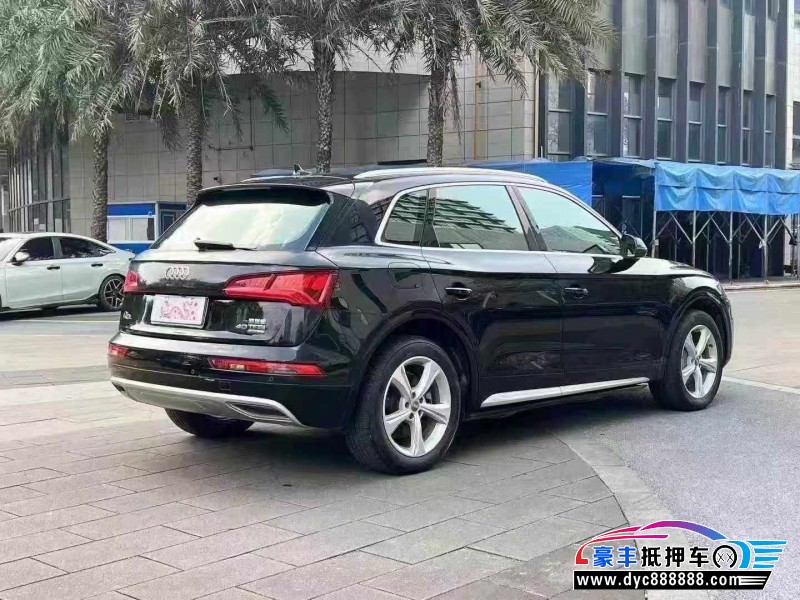 19年奥迪Q5轿车抵押车出售