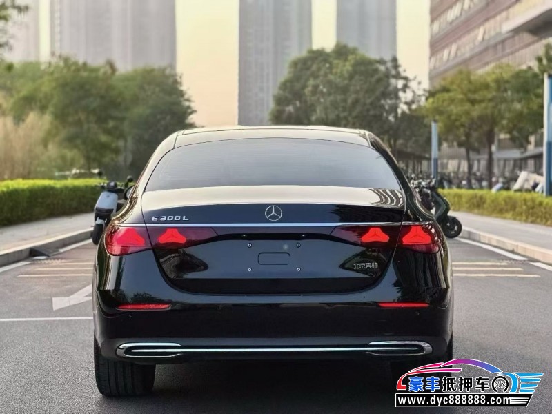 25年奔驰E轿车抵押车出售