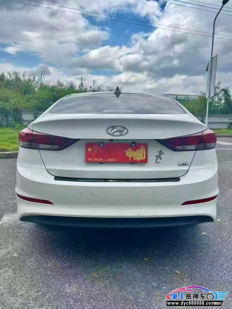 17年现代领动轿车抵押车出售