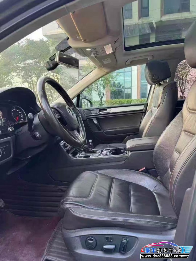 16年大众途锐轿车抵押车出售