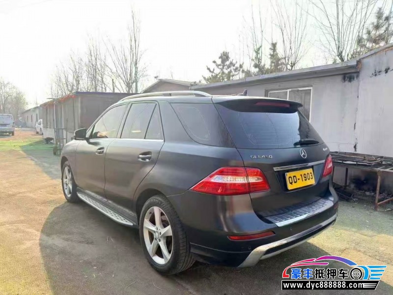 14年奔驰M级轿车抵押车出售