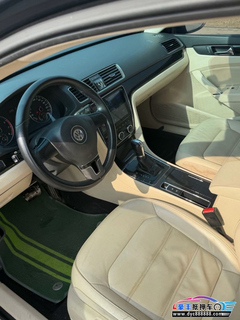 14年大众帕萨特轿车抵押车出售