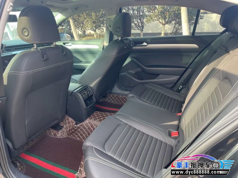 20年大众迈腾轿车抵押车出售