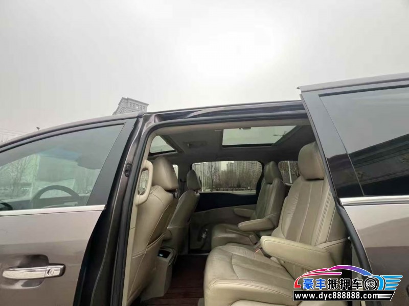 16年别克GL8轿车抵押车出售