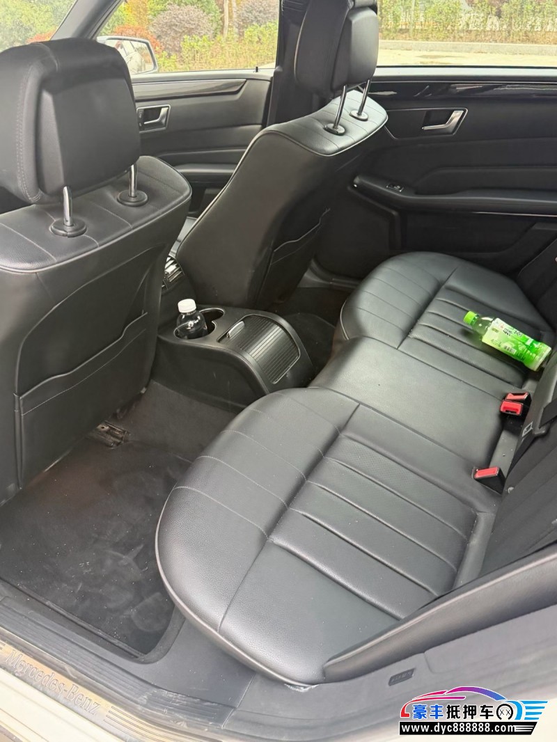 16年奔驰E轿车抵押车出售