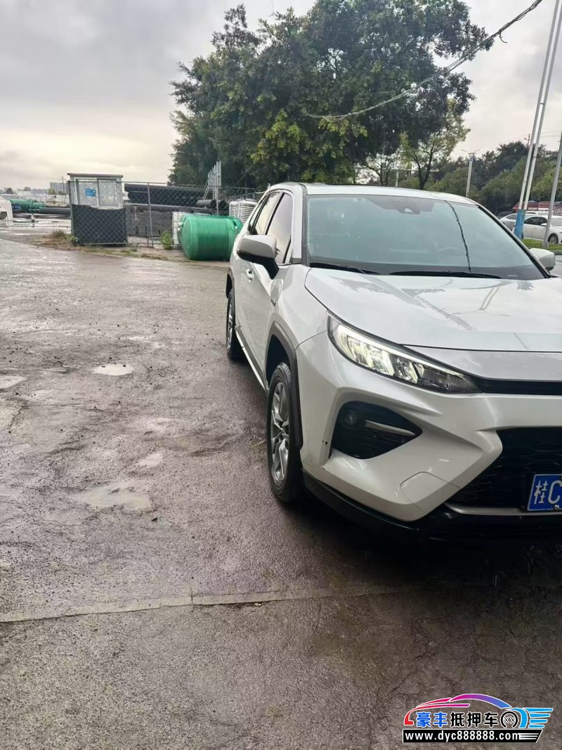 22年丰田威兰达轿车抵押车出售