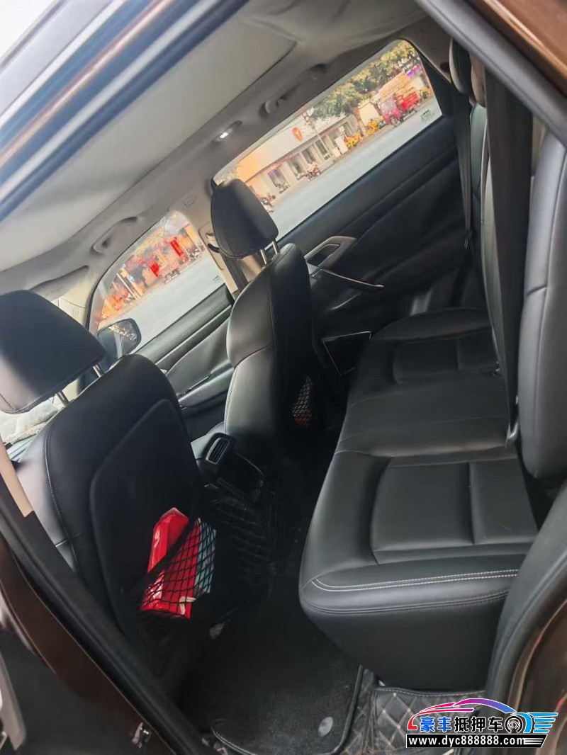 18年吉利博越轿车抵押车出售