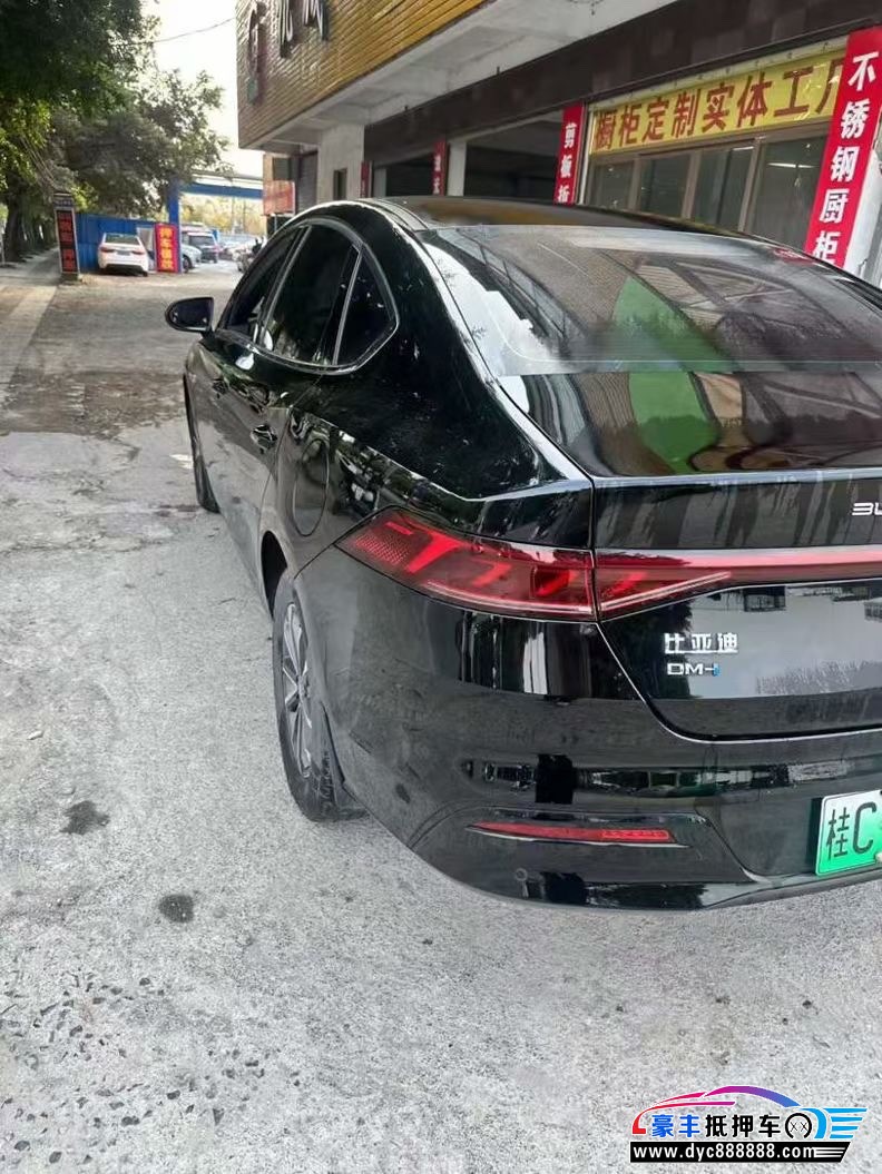 23年比亚迪秦轿车抵押车出售