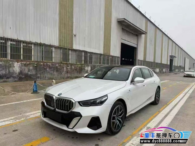 25年宝马5系轿车抵押车出售