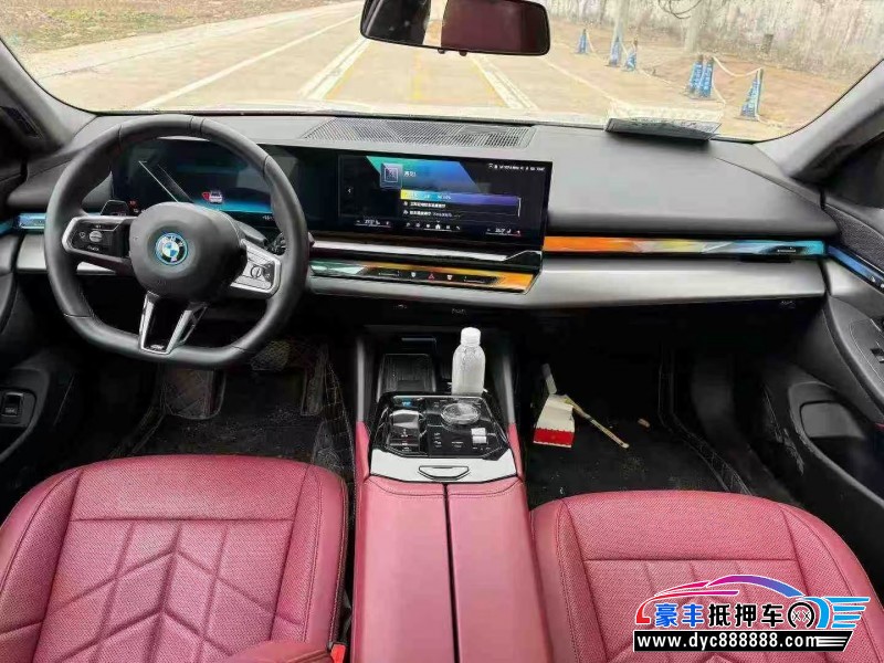 25年宝马5系轿车抵押车出售