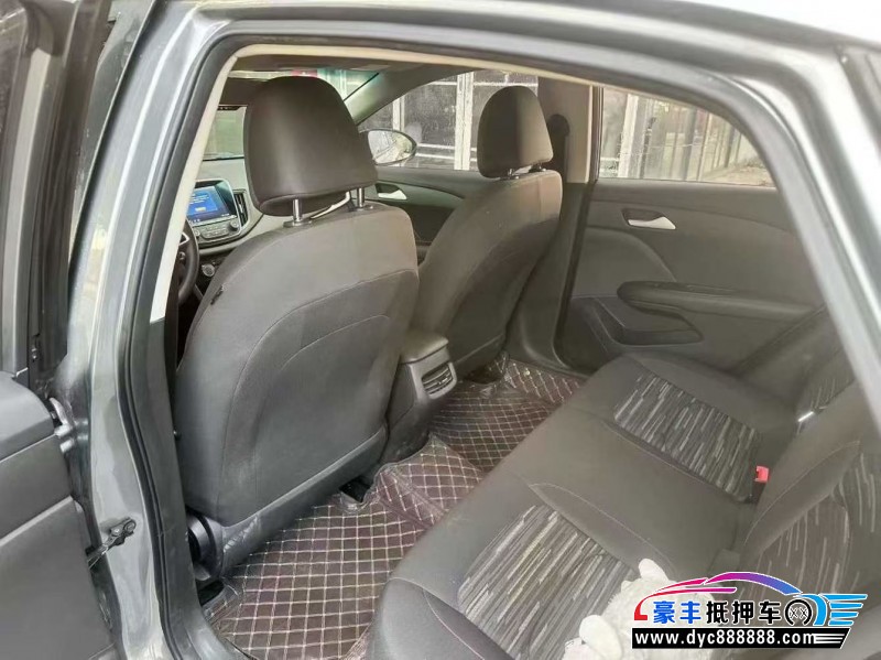 20年雪佛兰科鲁泽轿车抵押车出售