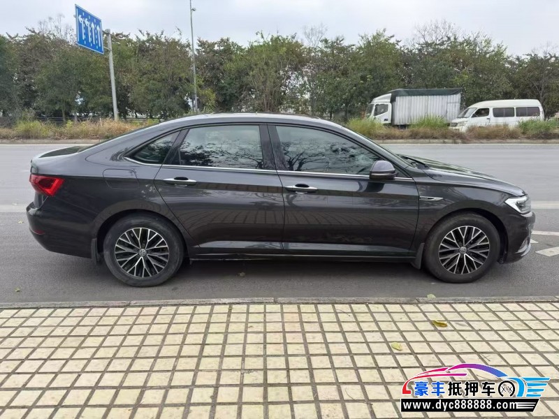 20年大众速腾轿车抵押车出售