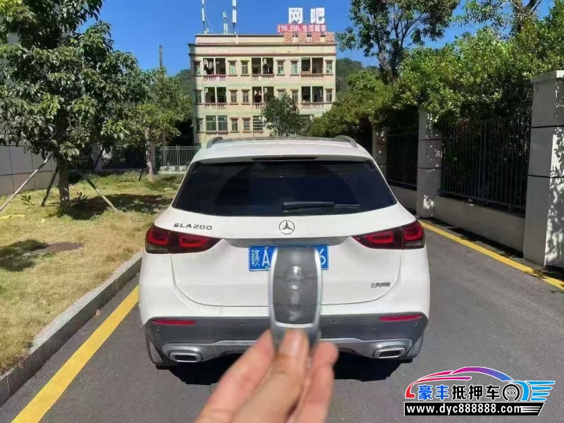 22年奔驰GLA轿车抵押车出售
