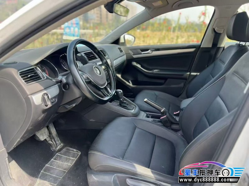 19年大众速腾轿车抵押车出售