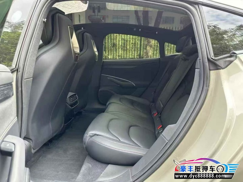 25年小米SU7轿车抵押车出售