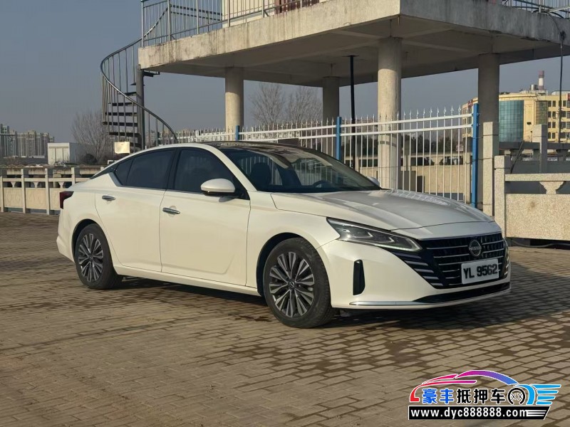 23年日产天籁轿车抵押车出售