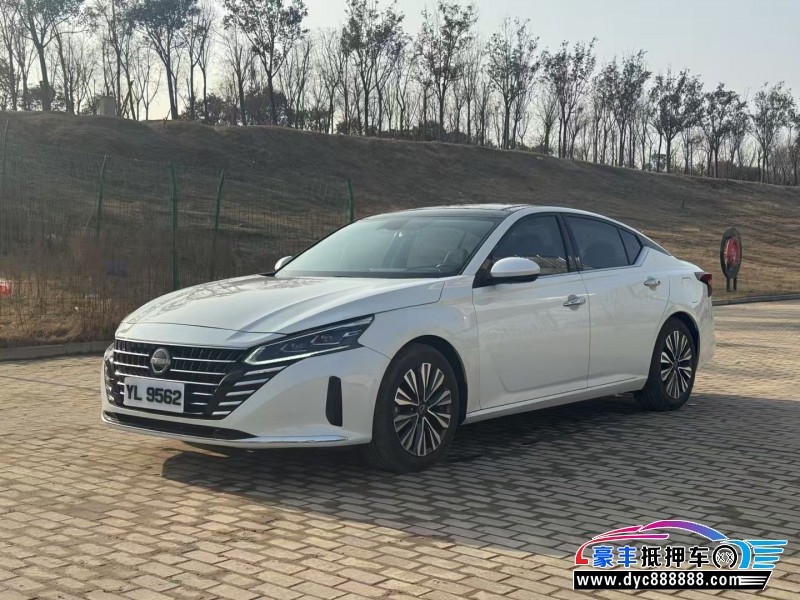 23年日产天籁轿车抵押车出售