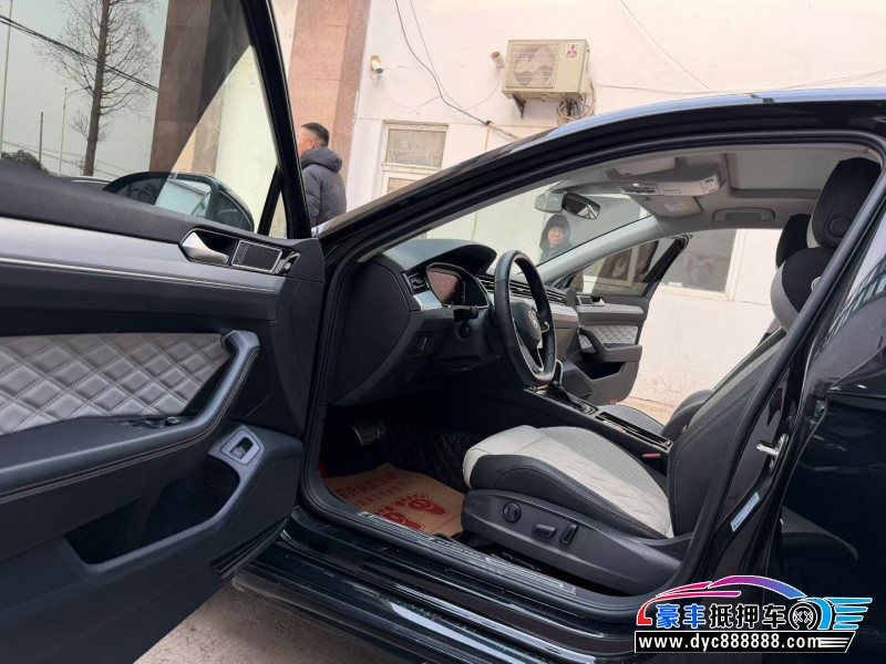 24年大众迈腾轿车抵押车出售