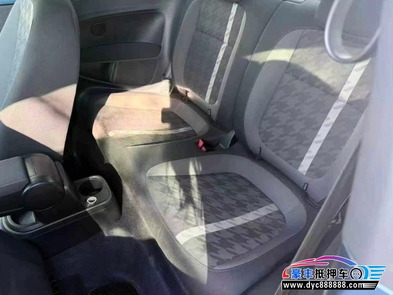 18年大众甲壳虫轿车抵押车出售