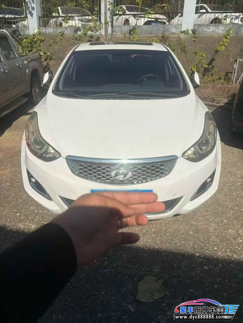 抵押车出售17年大众朗动轿车