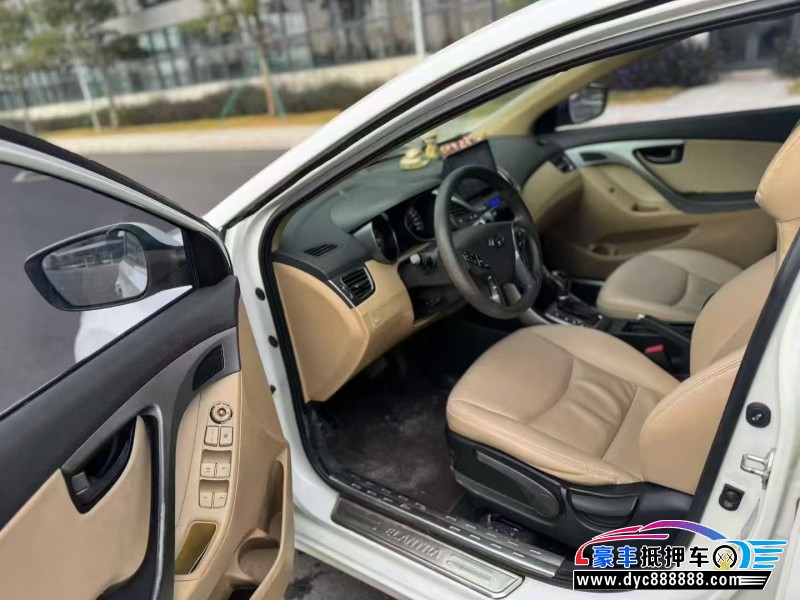 14年大众朗动轿车抵押车出售