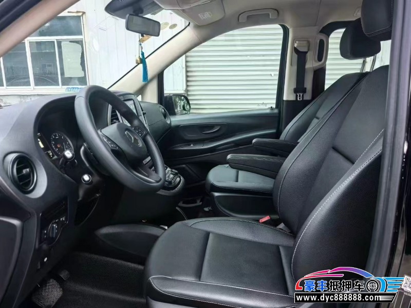 21年奔驰威霆轿车抵押车出售