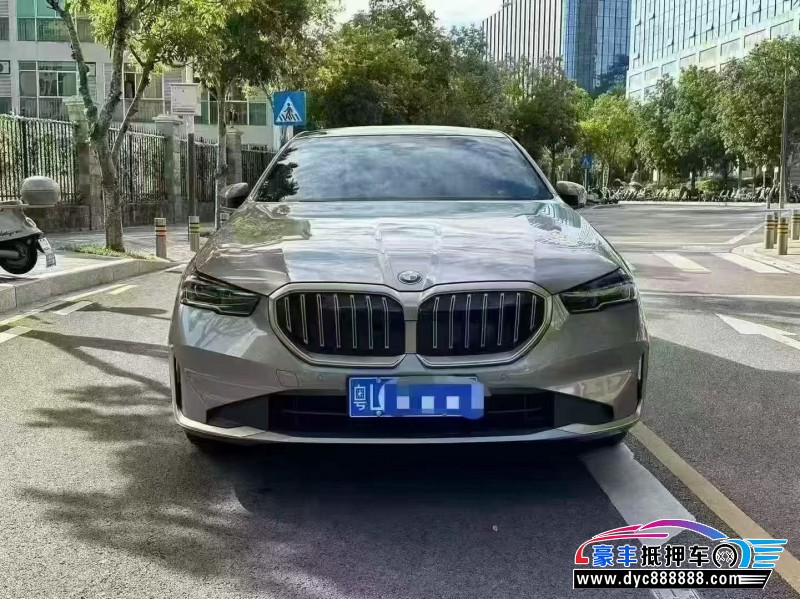 25年宝马5系轿车抵押车出售