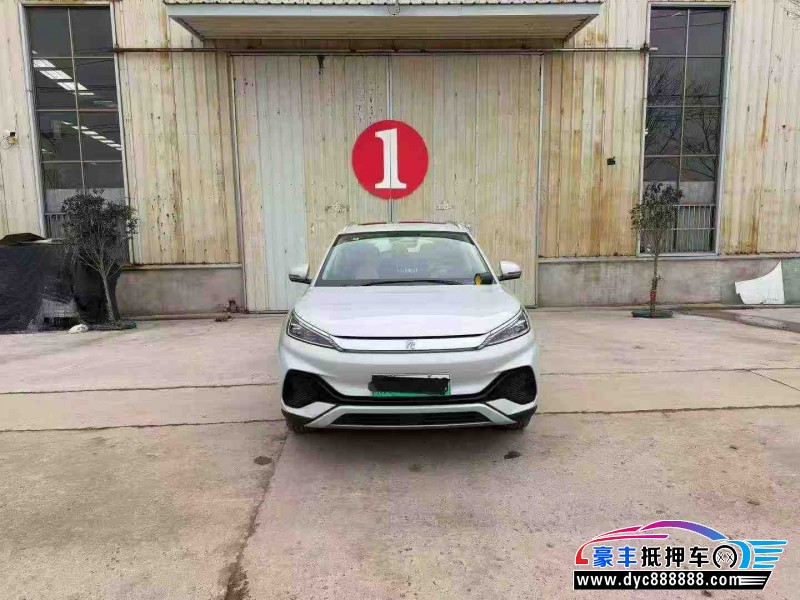 抵押车出售22年比亚迪元轿车