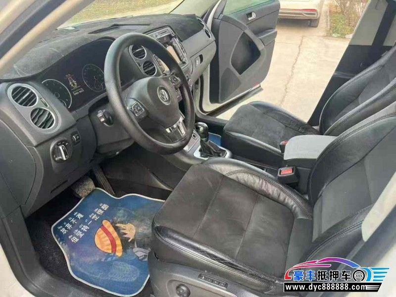 12年大众途观轿车抵押车出售