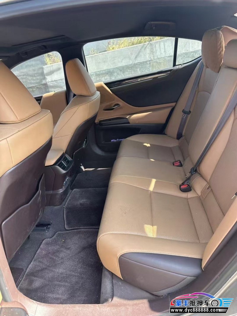 21年雷克萨斯ES轿车抵押车出售