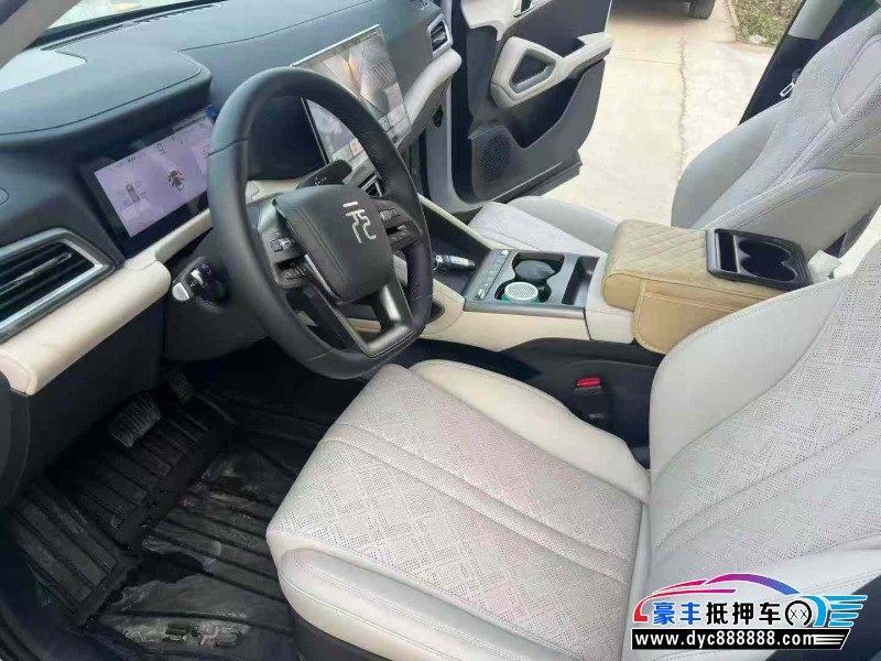 25年比亚迪元轿车抵押车出售